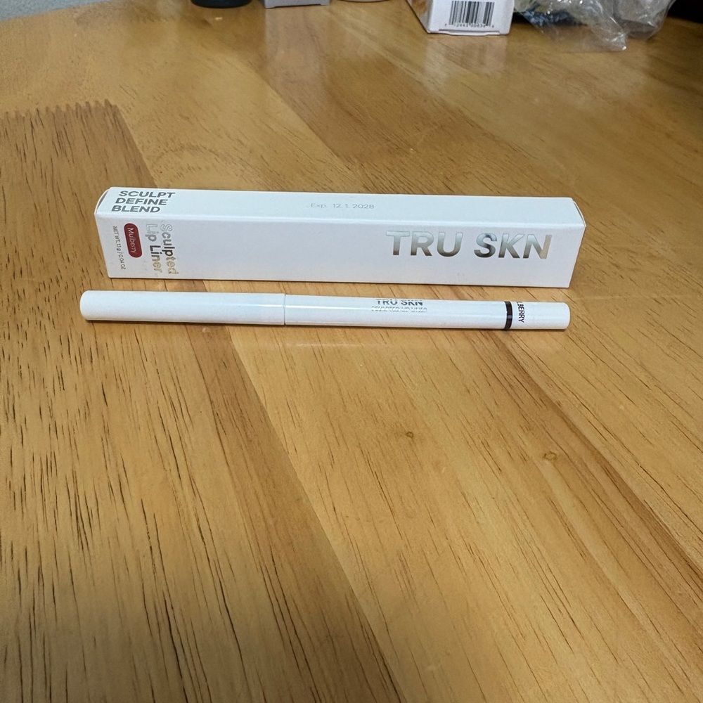 Tru Skn ~ Sculpted Lip Liner in MULBERRY, 0.04oz, BNIB, exp:12-2028, $25 retail